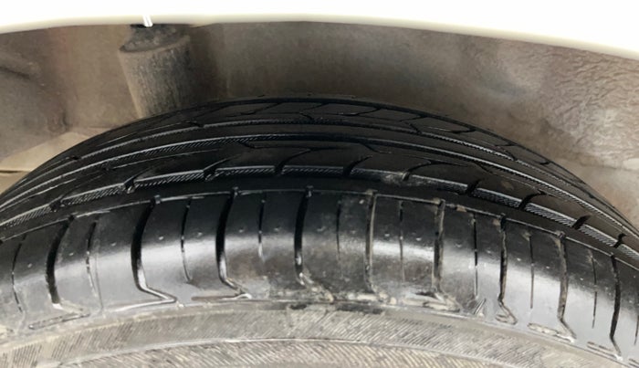 2015 Honda Amaze 1.2L I-VTEC SX, Petrol, Manual, 30,981 km, Right Rear Tyre Tread