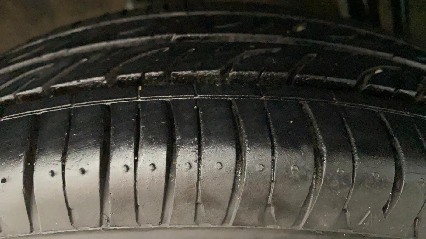 2018 Renault Kwid CLIMBER 1.0 AMT, Petrol, Automatic, 44,984 km, Right Rear Tyre Tread