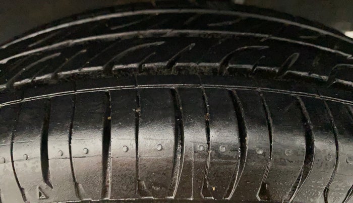 2018 Renault Kwid CLIMBER 1.0 AMT, Petrol, Automatic, 44,984 km, Left Rear Tyre Tread