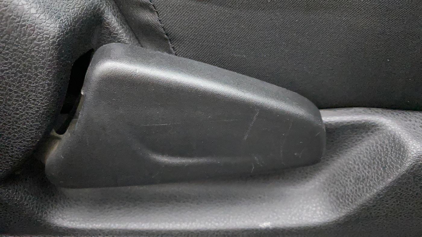 2018 Renault Kwid CLIMBER 1.0 AMT, Petrol, Automatic, 44,984 km, Driver Side Adjustment Panel
