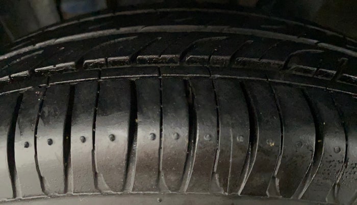 2018 Renault Kwid CLIMBER 1.0 AMT, Petrol, Automatic, 44,984 km, Left Front Tyre Tread
