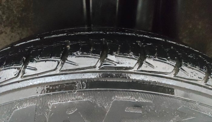 2018 Maruti Ciaz DELTA 1.4 MT PETROL, Petrol, Manual, 54,778 km, Left Rear Tyre Tread