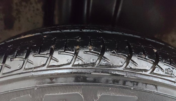 2018 Maruti Ciaz DELTA 1.4 MT PETROL, Petrol, Manual, 54,778 km, Right Rear Tyre Tread