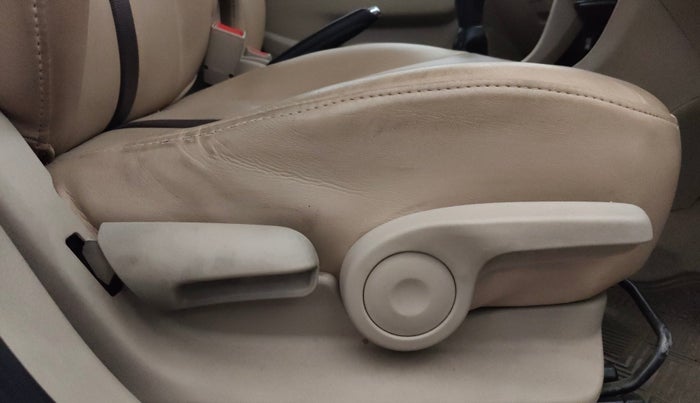 2018 Maruti Ciaz DELTA 1.4 MT PETROL, Petrol, Manual, 54,778 km, Driver Side Adjustment Panel