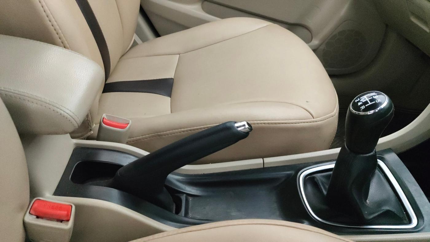 2018 Maruti Ciaz DELTA 1.4 MT PETROL, Petrol, Manual, 54,855 km, Gear Lever
