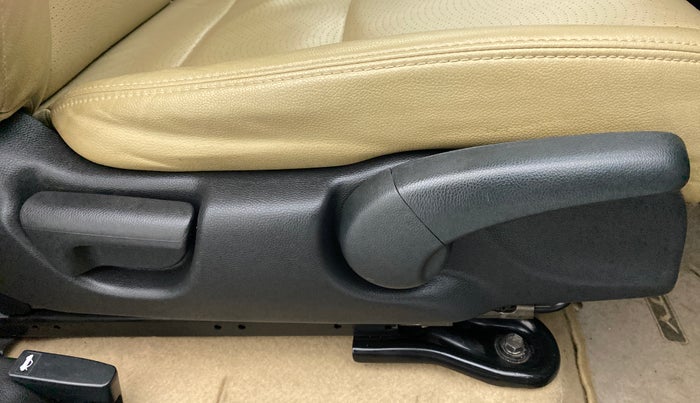 2017 Honda City ZX CVT, Petrol, Automatic, 26,572 km, Driver Side Adjustment Panel