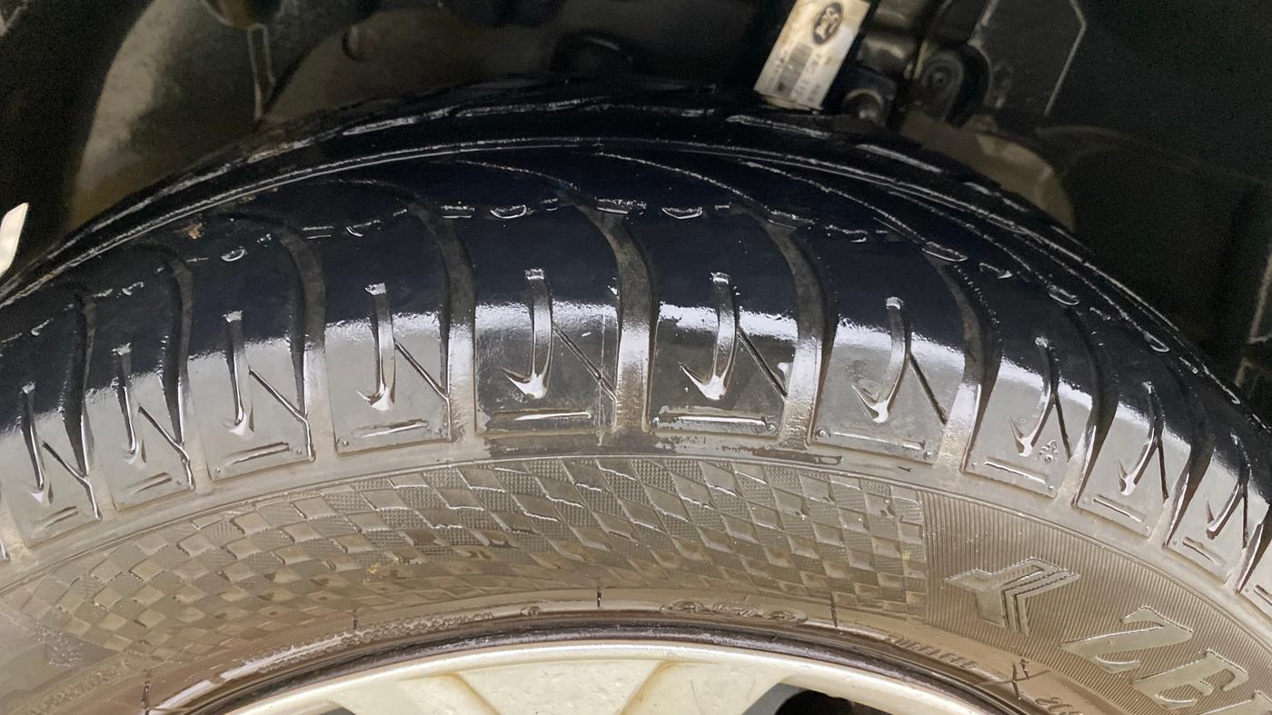 2015 Ford Ecosport TREND 1.5L PETROL, CNG, Manual, 88,996 km, Left Front Tyre Tread