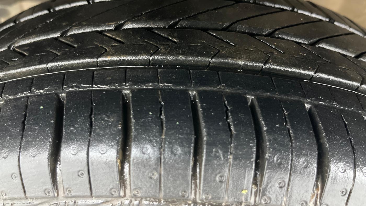 2015 Honda Amaze 1.2L I-VTEC S, Petrol, Manual, 30,004 km, Left Front Tyre Tread
