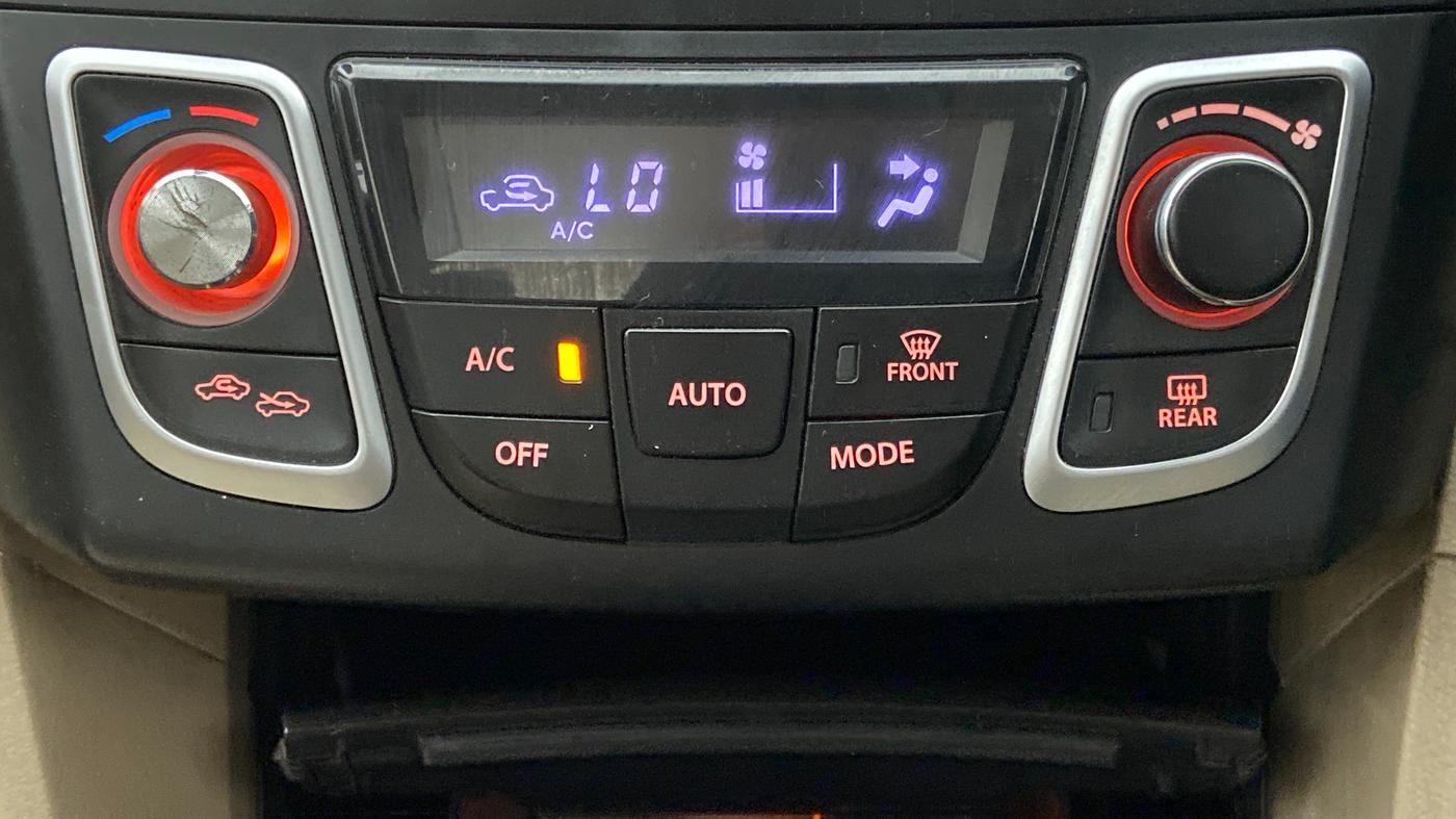 2018 Maruti Ciaz DELTA DIESEL 1.3, Diesel, Manual, 1,18,207 km, Automatic Climate Control