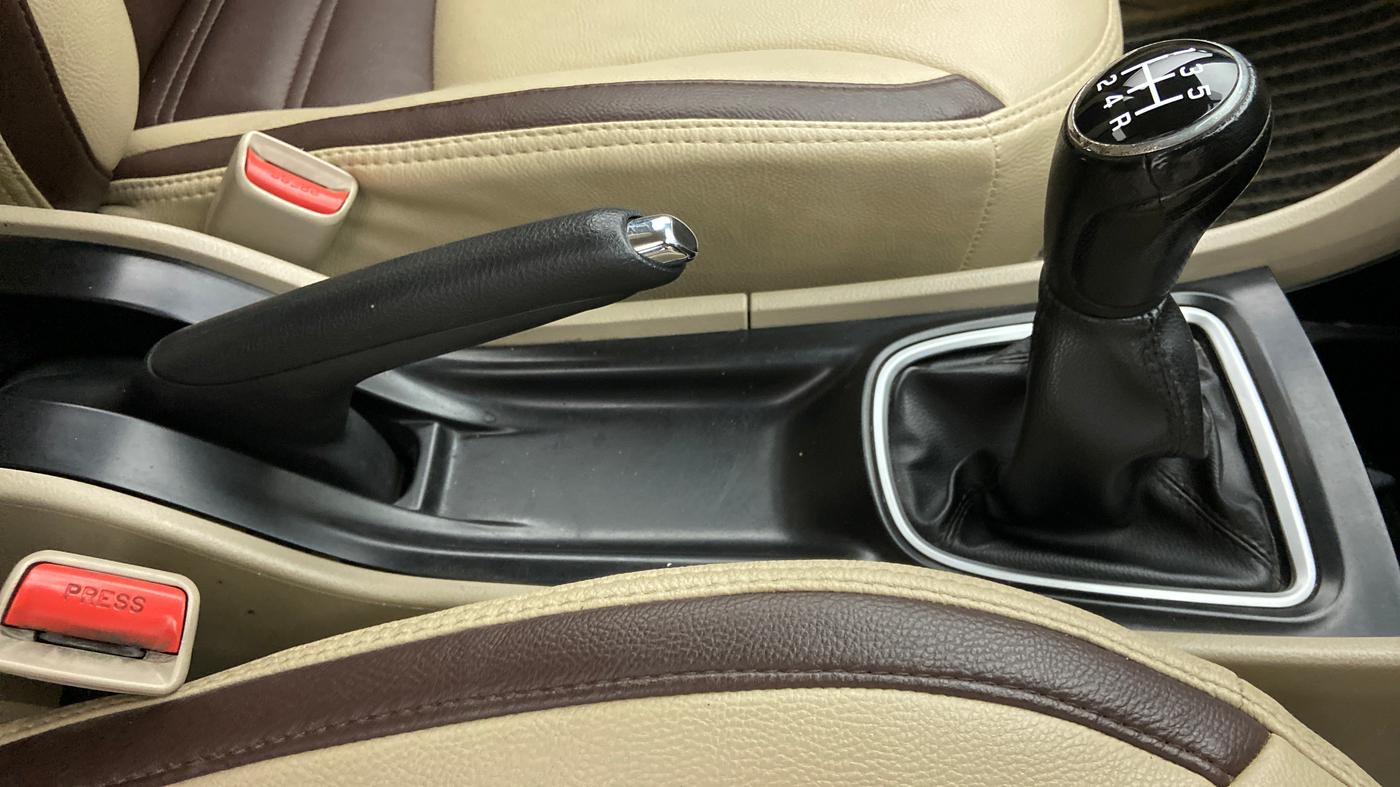 2018 Maruti Ciaz DELTA DIESEL 1.3, Diesel, Manual, 1,18,207 km, Gear Lever