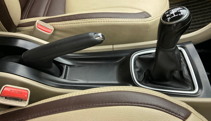 2018 Maruti Ciaz DELTA DIESEL 1.3, Diesel, Manual, 1,18,207 km, Gear Lever
