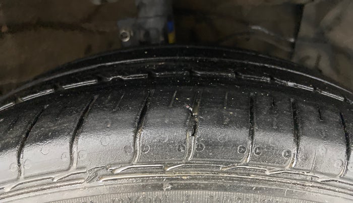 2018 Maruti Ciaz DELTA DIESEL 1.3, Diesel, Manual, 1,18,207 km, Right Front Tyre Tread