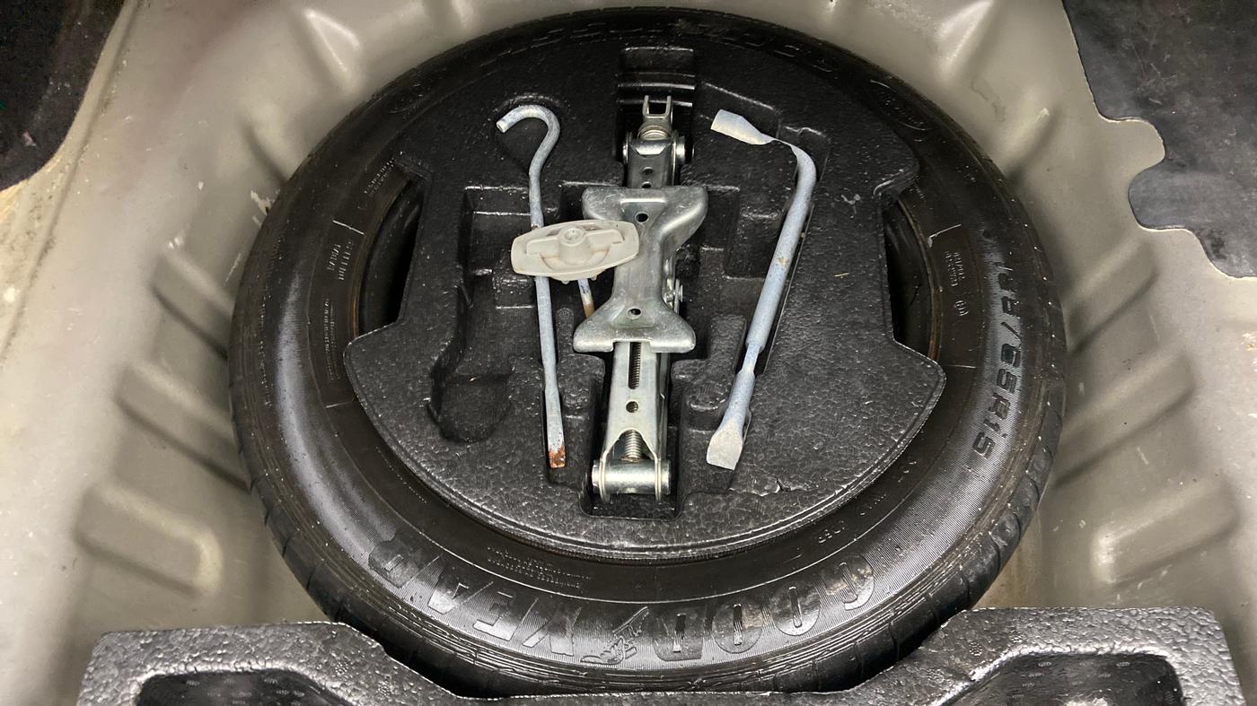 2018 Maruti Ciaz DELTA DIESEL 1.3, Diesel, Manual, 1,18,207 km, Spare Tyre
