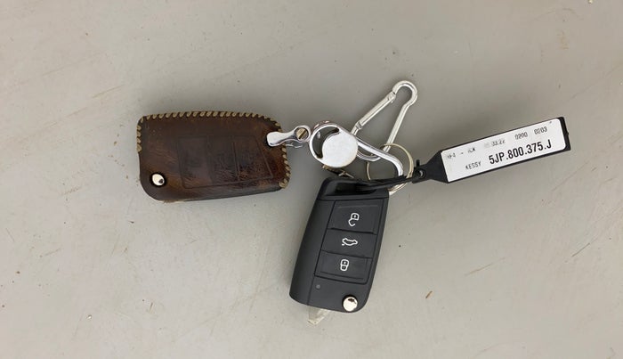 2022 Skoda SLAVIA AMBITION 1.0L TSI AT, Petrol, Automatic, 39,996 km, Key Close Up