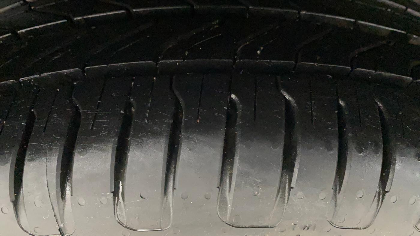 2022 Skoda SLAVIA AMBITION 1.0L TSI AT, Petrol, Automatic, 40,074 km, Right Rear Tyre Tread
