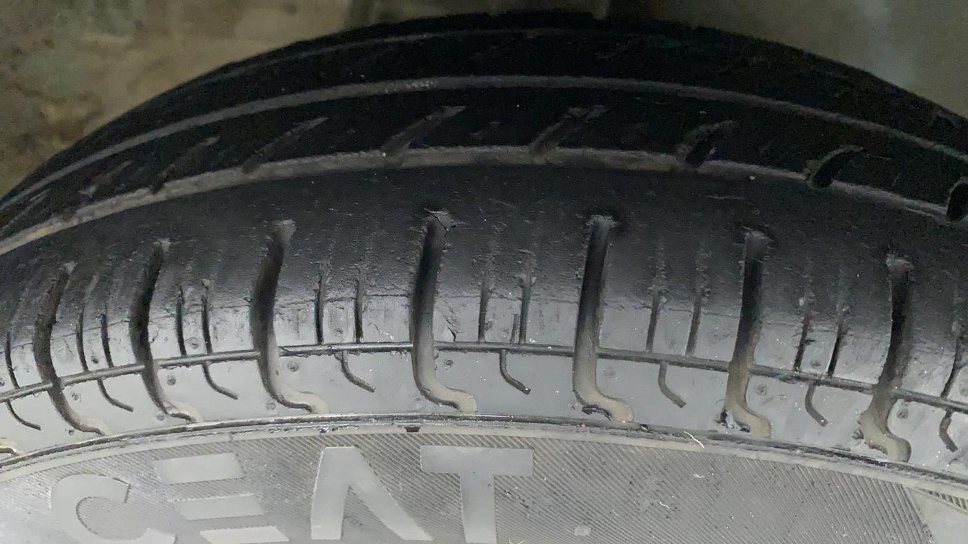 2012 Maruti Alto 800 LXI, Petrol, Manual, 44,723 km, Right Front Tyre Tread