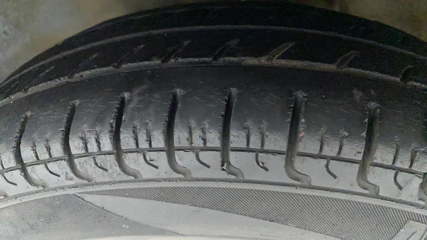 2012 Maruti Alto 800 LXI, Petrol, Manual, 44,723 km, Left Front Tyre Tread