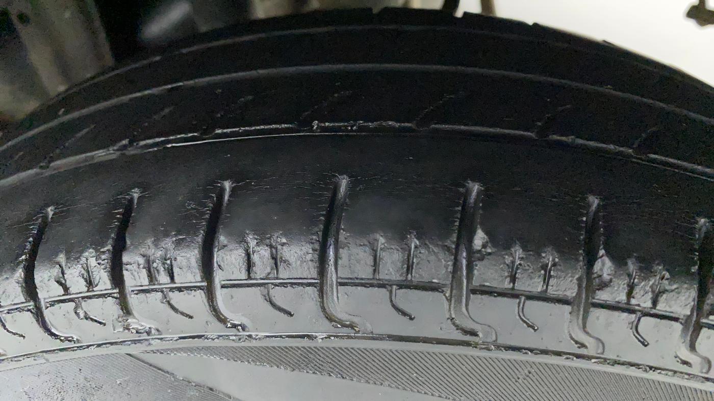 2012 Maruti Alto 800 LXI, Petrol, Manual, 44,723 km, Left Rear Tyre Tread