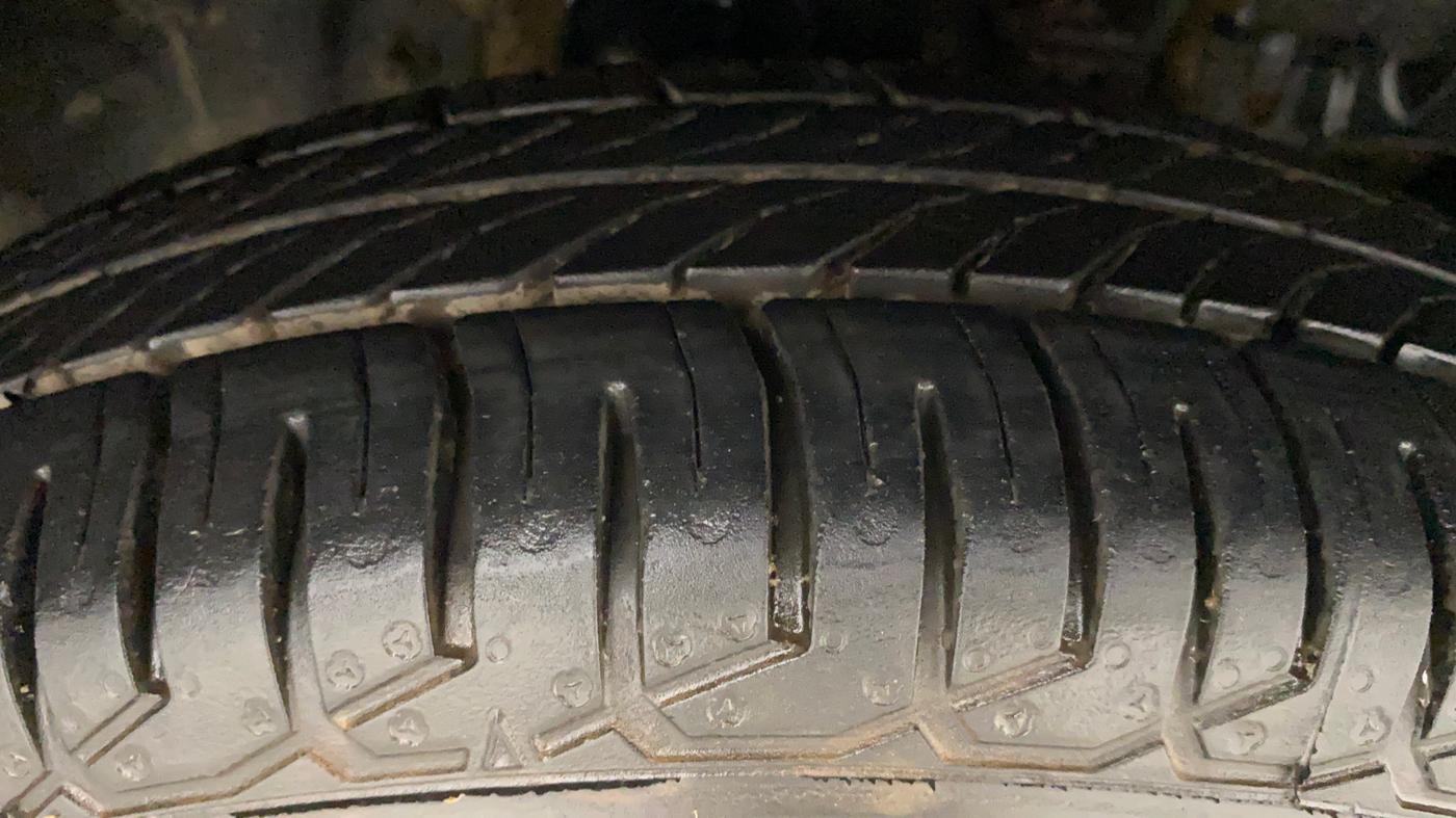 2018 Tata Tiago XE PETROL, Petrol, Manual, 93,407 km, Right Front Tyre Tread