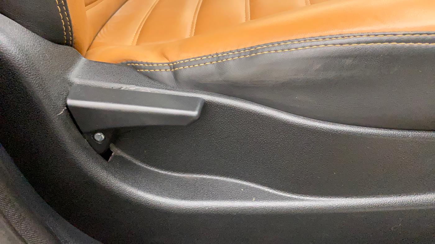 2018 Tata Tiago XE PETROL, Petrol, Manual, 93,407 km, Driver Side Adjustment Panel