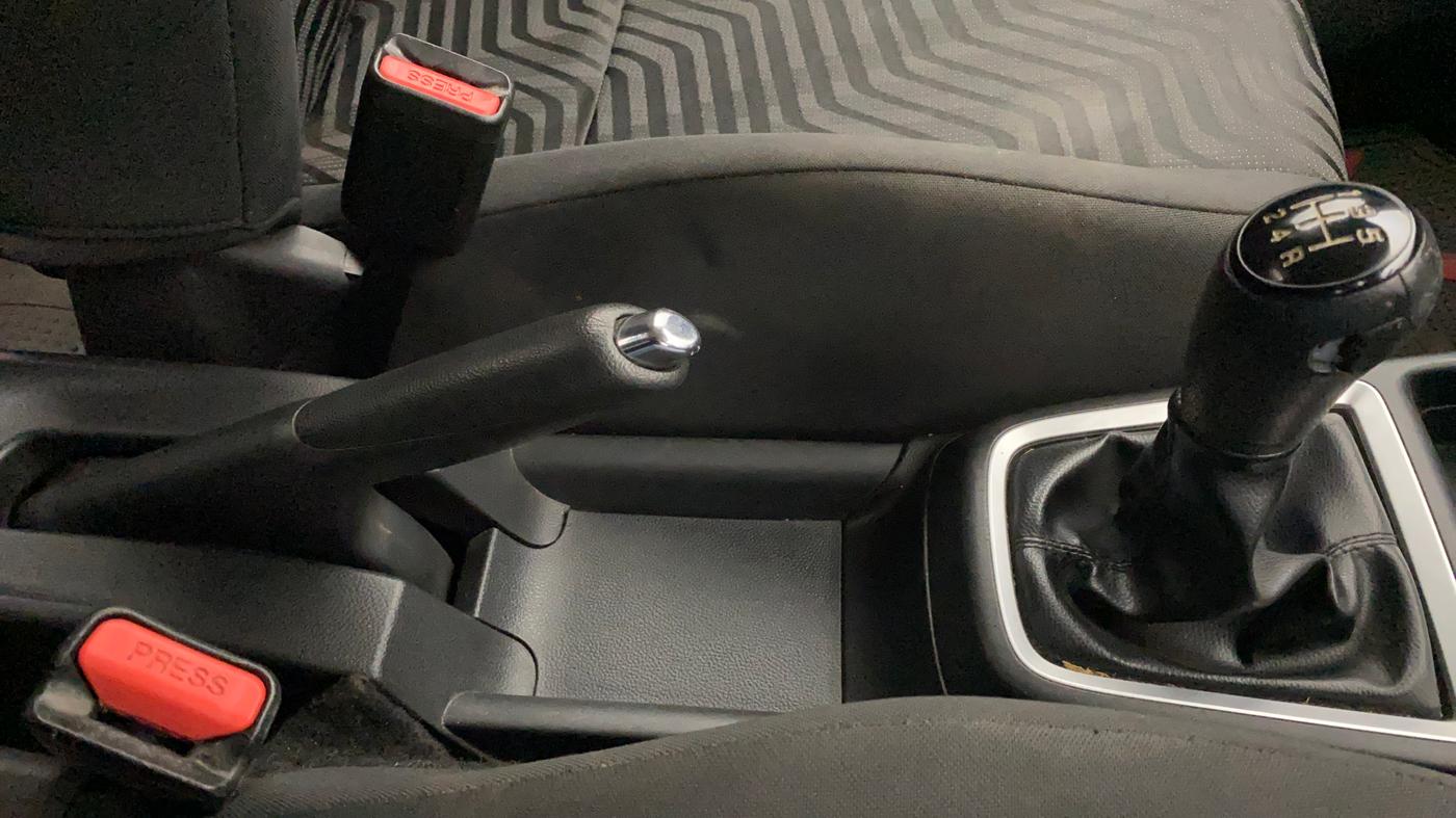2019 Maruti Swift VXI, Petrol, Manual, 57,265 km, Gear Lever