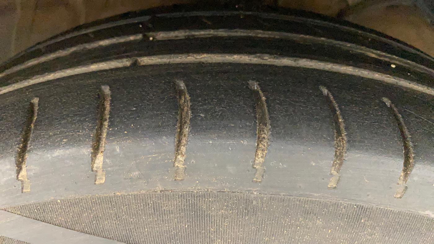 2019 Maruti Swift VXI, Petrol, Manual, 57,265 km, Right Front Tyre Tread