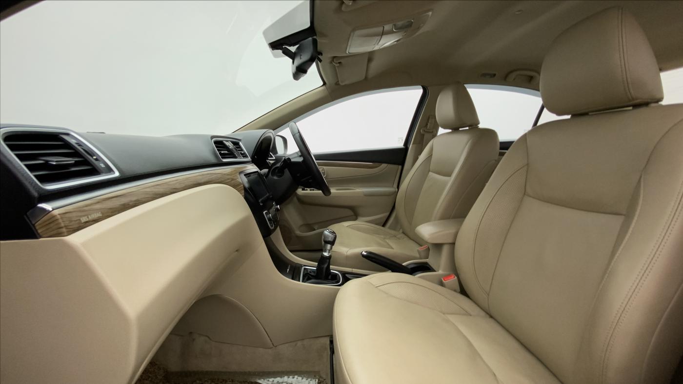 2019 Maruti Ciaz Alpha 1.5 Diesel, Diesel, Manual, 57,606 km, Right Side Front Door Cabin