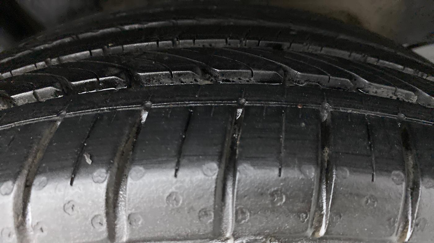 2019 Maruti Ciaz Alpha 1.5 Diesel, Diesel, Manual, 57,606 km, Right Rear Tyre Tread