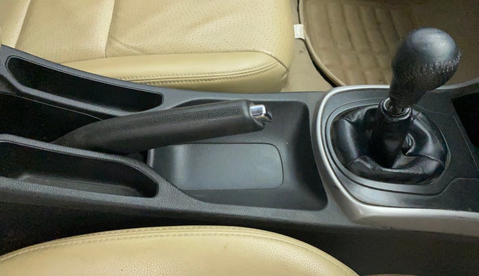 2016 Honda City 1.5L I-VTEC VX, CNG, Manual, 82,551 km, Gear Lever