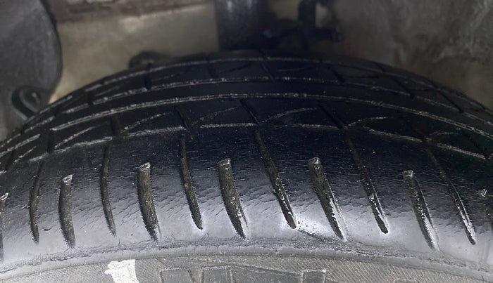 2016 Hyundai Xcent S 1.2, Petrol, Manual, 92,098 km, Left Front Tyre Tread