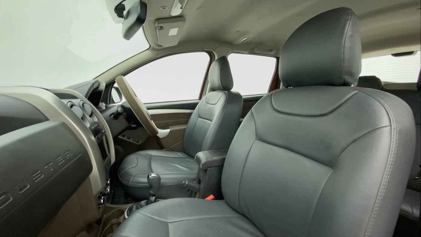 2019 Renault Duster 110 PS RXS 4X2 AMT DIESEL, Diesel, Automatic, 67,130 km, Right Side Front Door Cabin