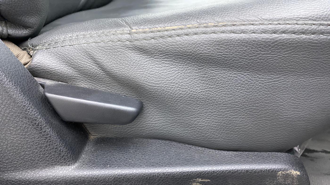 2019 Renault Duster 110 PS RXS 4X2 AMT DIESEL, Diesel, Automatic, 67,130 km, Driver Side Adjustment Panel