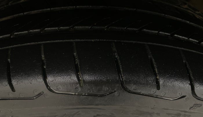 2024 Toyota INNOVA HYCROSS ZX HYBRID 7 STR, Hybrid, Automatic, 31,548 km, Left Front Tyre Tread