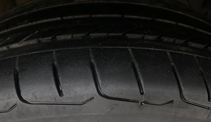 2024 Toyota INNOVA HYCROSS ZX HYBRID 7 STR, Hybrid, Automatic, 31,548 km, Right Front Tyre Tread