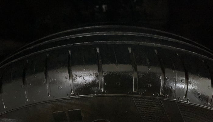 2020 Hyundai Elite i20 MAGNA PLUS 1.2, Petrol, Manual, 28,357 km, Right Front Tyre Tread