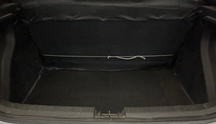 2020 Hyundai Elite i20 MAGNA PLUS 1.2, Petrol, Manual, 28,357 km, Boot Inside