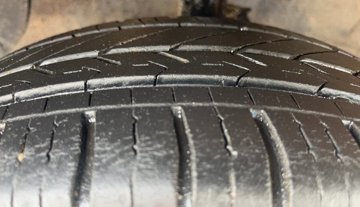 2014 Hyundai Grand i10 SPORTZ 1.2 KAPPA VTVT, Petrol, Manual, 61,751 km, Left Front Tyre Tread