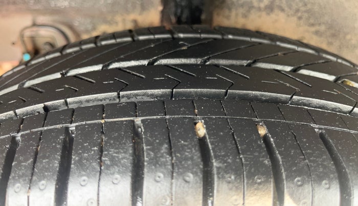 2014 Hyundai Grand i10 SPORTZ 1.2 KAPPA VTVT, Petrol, Manual, 61,751 km, Right Rear Tyre Tread