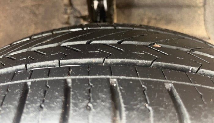 2014 Hyundai Grand i10 SPORTZ 1.2 KAPPA VTVT, Petrol, Manual, 61,751 km, Right Front Tyre Tread