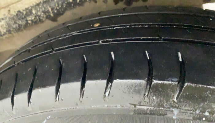 2015 Maruti Wagon R 1.0 LXI, Petrol, Manual, 72,602 km, Left Rear Tyre Tread