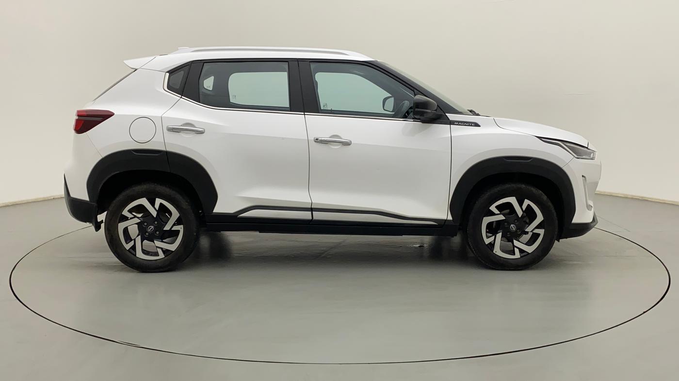 2022 Nissan MAGNITE XV PREMIUM TURBO CVT, Petrol, Automatic, 39,698 km, Right Side View