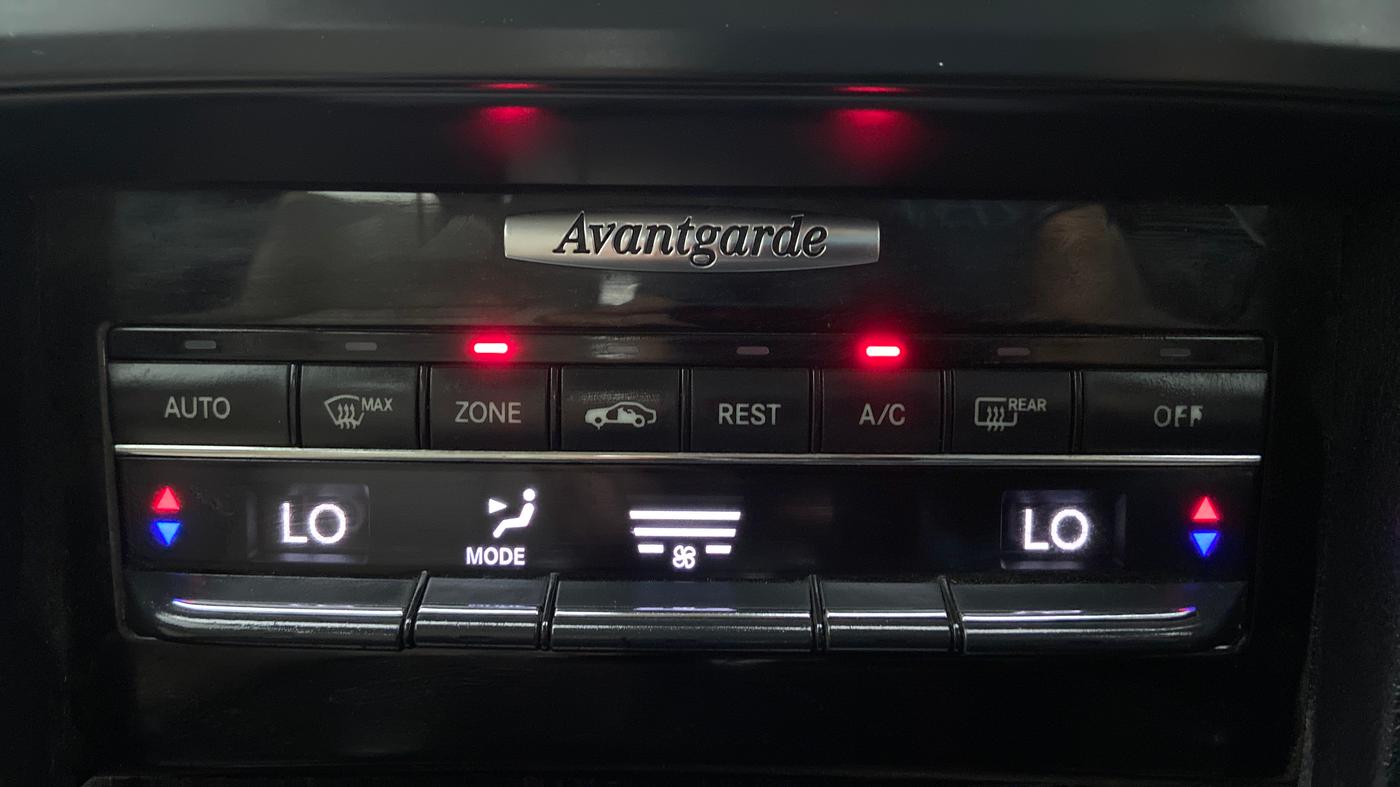 2012 Mercedes Benz E Class E 200 CGI AVANTGARDE, Petrol, Automatic, 99,312 km, Automatic Climate Control
