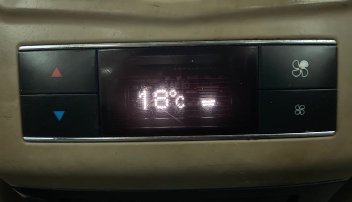 2012 Mercedes Benz E Class E 200 CGI AVANTGARDE, Petrol, Automatic, 99,312 km, Rear AC Temperature Control