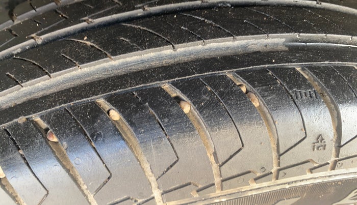 2023 Maruti Swift VXI AMT, Petrol, Automatic, 19,862 km, Right Rear Tyre Tread