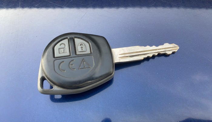 2023 Maruti Swift VXI AMT, Petrol, Automatic, 19,862 km, Key Close Up