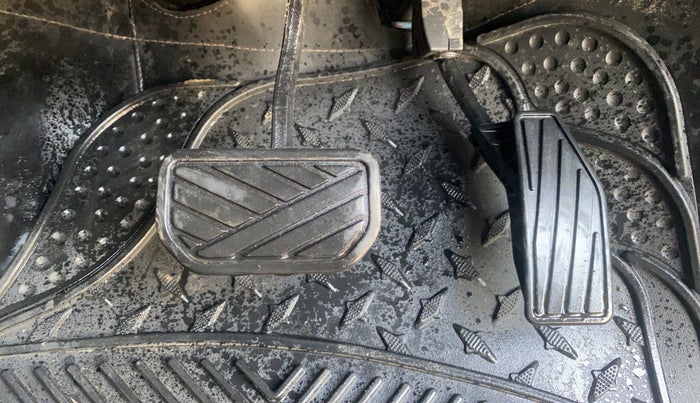 2023 Maruti Swift VXI AMT, Petrol, Automatic, 19,862 km, Pedals