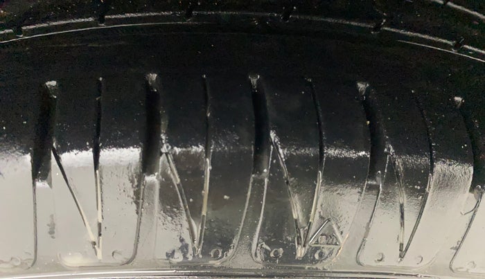 2023 KIA SONET HTK PLUS 1.0 IMT, Petrol, Manual, 32,515 km, Left Rear Tyre Tread