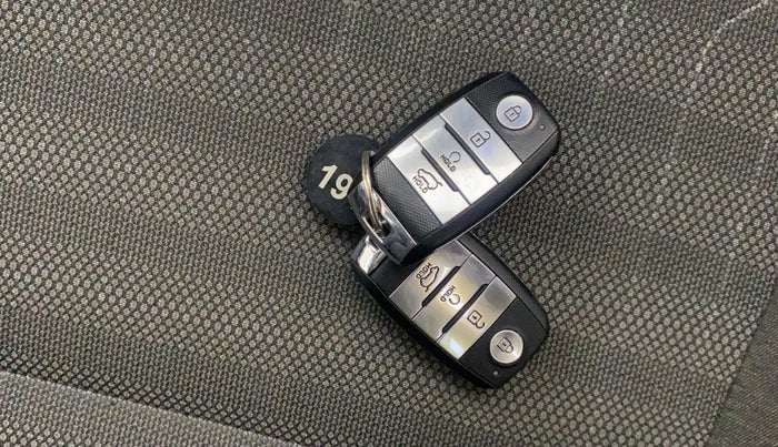 2023 KIA SONET HTK PLUS 1.0 IMT, Petrol, Manual, 32,515 km, Key Close Up