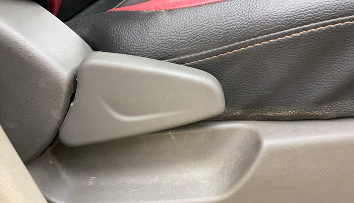 2016 Datsun Redi Go S, Petrol, Manual, 89,678 km, Driver Side Adjustment Panel