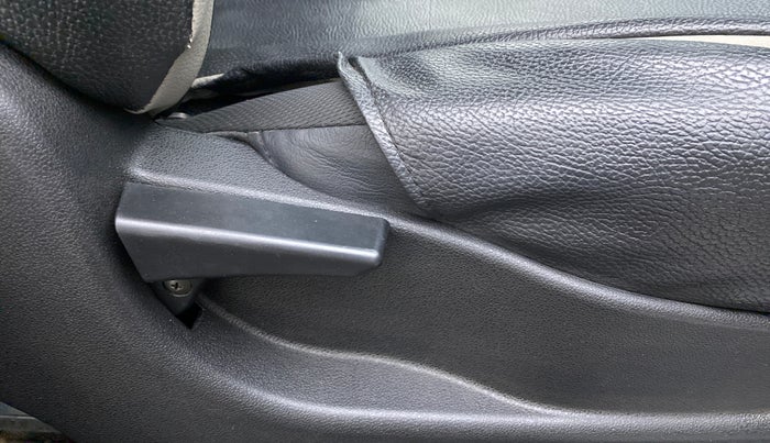 2018 Tata Tiago XT PETROL, Petrol, Manual, 23,787 km, Driver Side Adjustment Panel